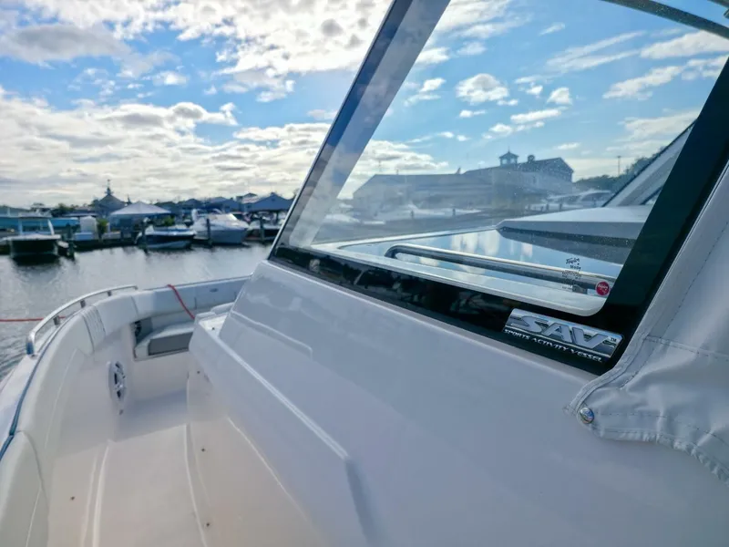 Slide: The Image of Regal 33 SAV 2025 - 5577651