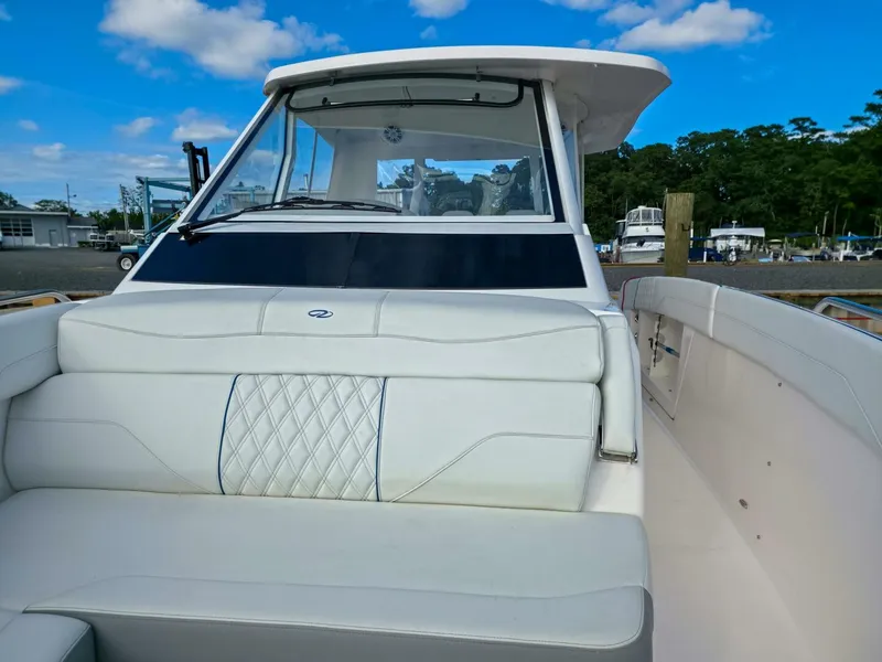 Slide: The Image of Regal 33 SAV 2025 - 5577652