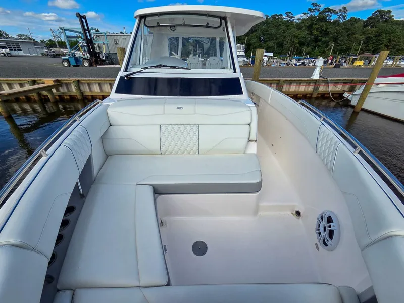 Slide: The Image of Regal 33 SAV 2025 - 5577655