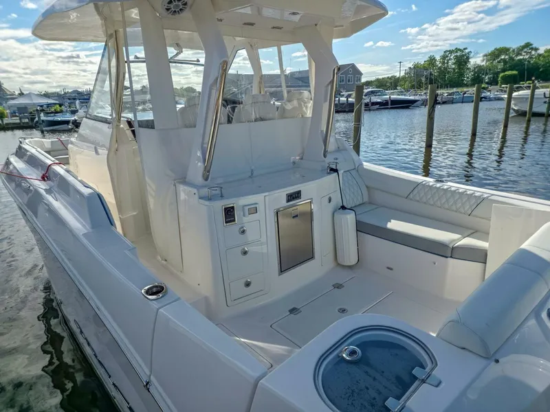 Slide: The Image of Regal 33 SAV 2025 - 5577617