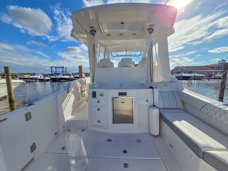 Slide: The Image of Regal 33 SAV 2025 - 5577618