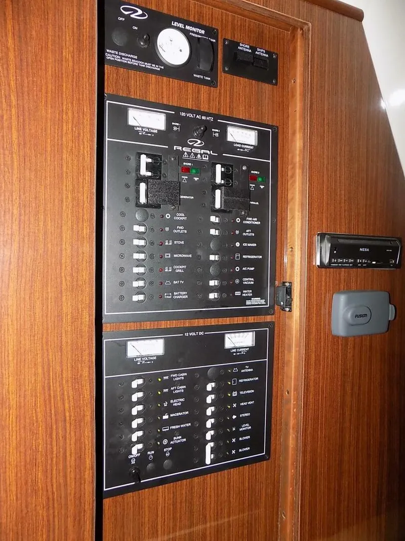 Slide: The Image of Circuit board to port - 5032102
