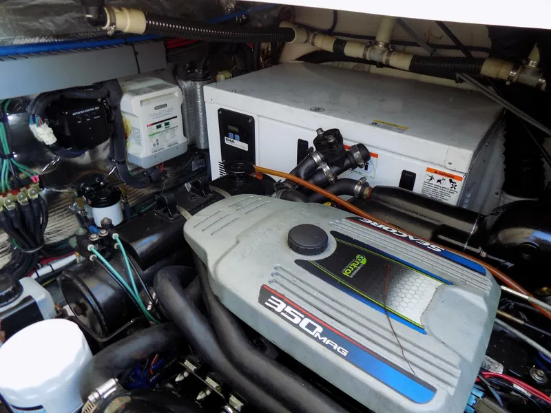 Slide: The Image of Starboard engine adjacent to genset - 5747235