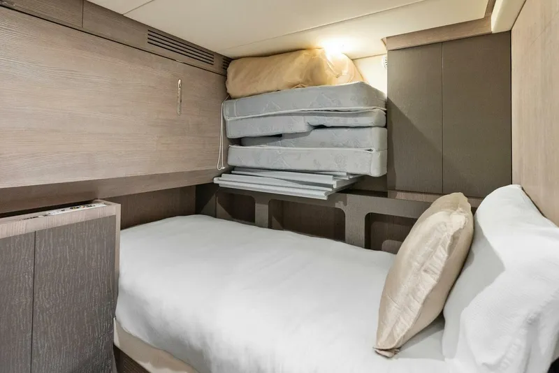 Slide: The Image of Azimut S8 2022 - 5027178