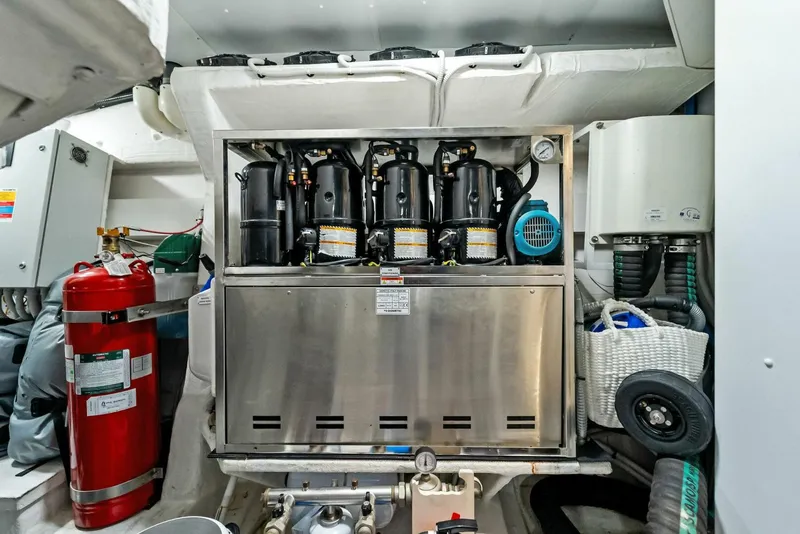 Slide: The Image of Azimut S8 2022 - 5027181