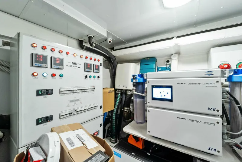 Slide: The Image of Azimut S8 2022 - 5027186