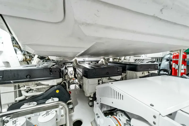 Slide: The Image of Azimut S8 2022 - 5027188