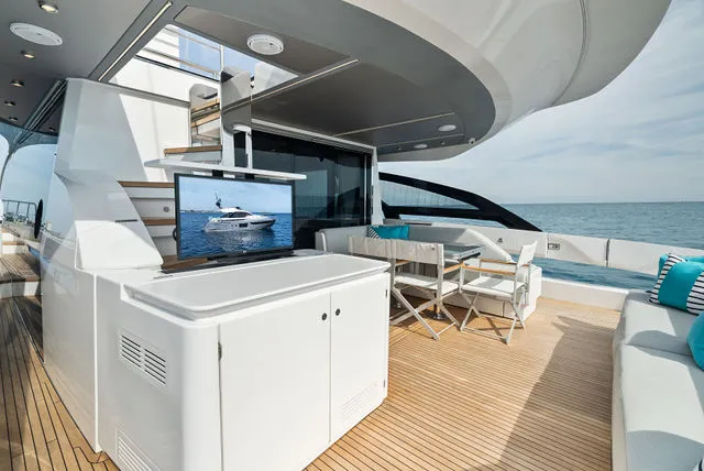 Slide: The Image of Azimut S8 2022 - 71