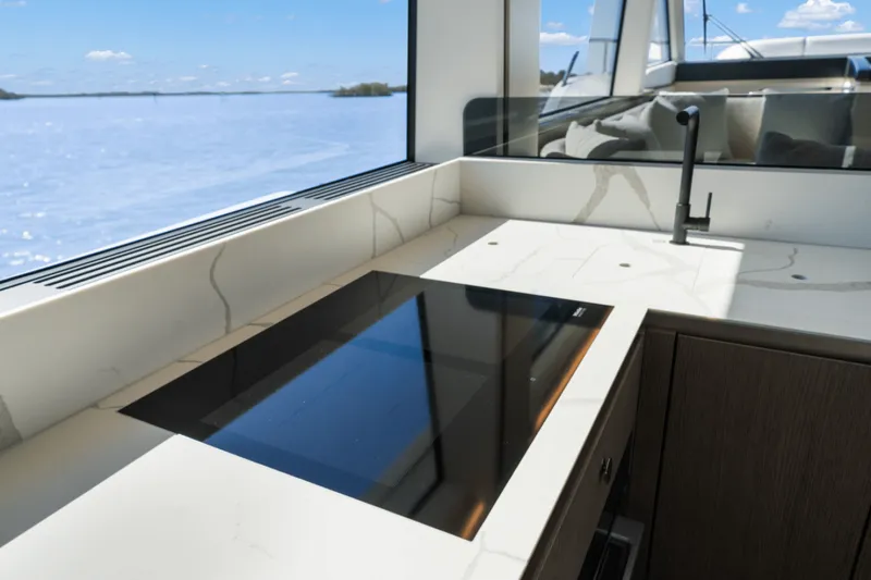 Slide: The Image of Azimut Magellano 60 2025 - 5121287