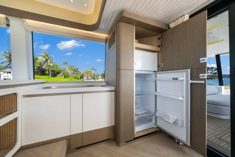 Slide: The Image of Azimut Magellano 60 2025 - 5121289