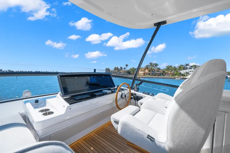 Slide: The Image of Azimut Magellano 60 2025 - 5121292