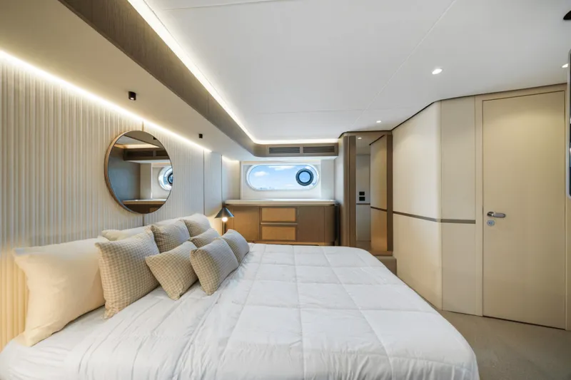 Slide: The Image of Azimut Magellano 60 2025 - 5121309