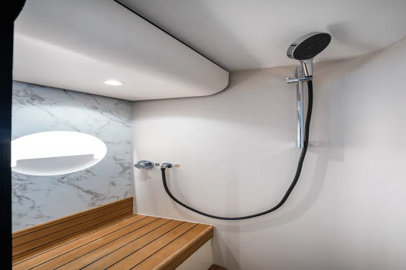 Slide: The Image of Azimut Magellano 60 2025 - 5121311