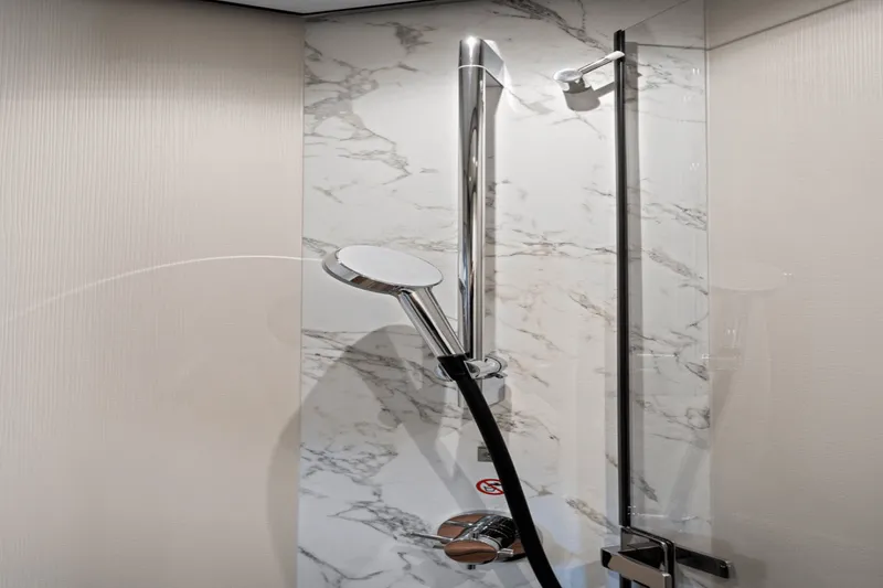 Slide: The Image of Azimut Magellano 60 2025 - 5121315