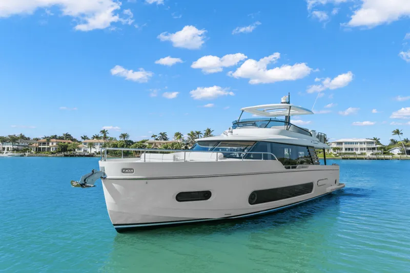 Slide: The Image of Azimut Magellano 60 2025 - 5121250