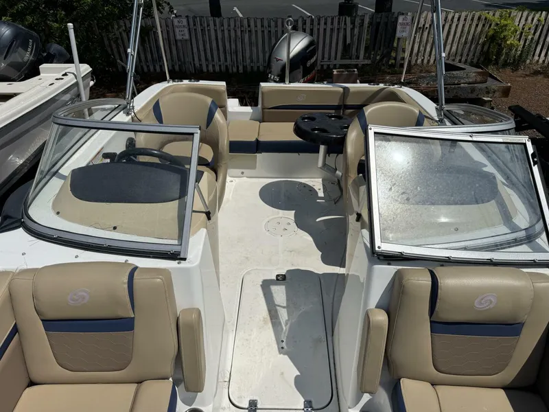 Slide: The Image of Hurricane SunDeck 191 OB 2019 - 5527944