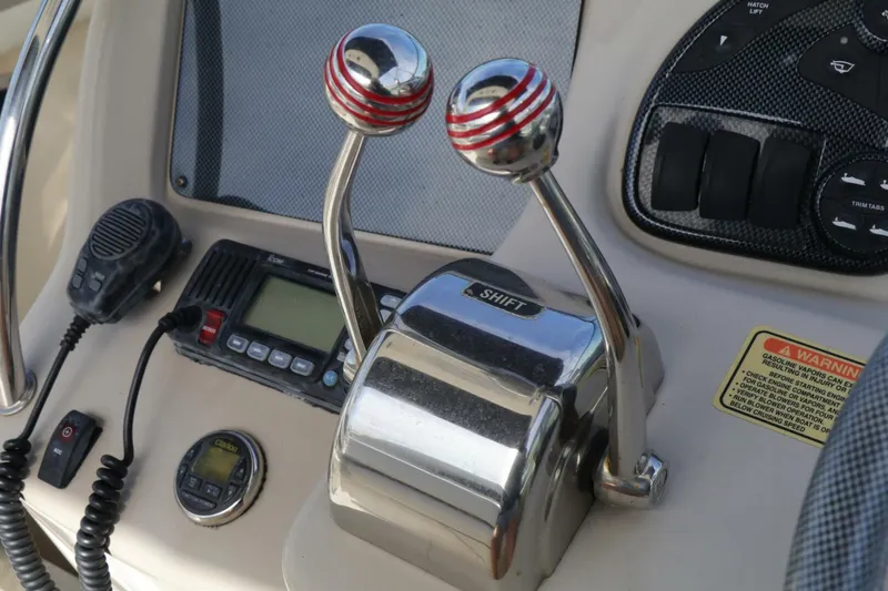 Slide: The Image of Sea Ray 320 Sundancer 2003 - 5024730