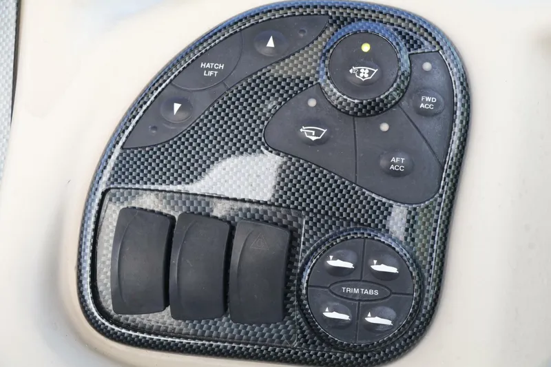 Slide: The Image of Sea Ray 320 Sundancer 2003 - 5024759