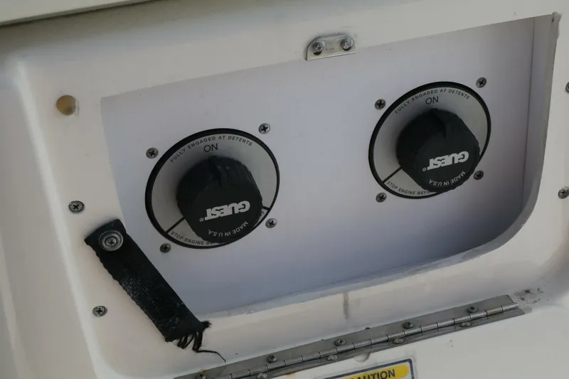 Slide: The Image of Sea Ray 320 Sundancer 2003 - 5024760