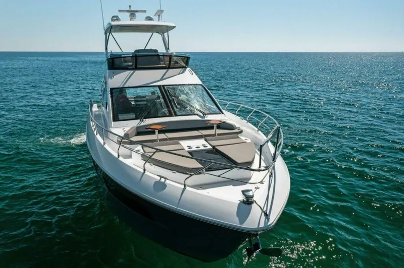 Slide: The Image of 2023 Cruisers Yachts 60 Cantius Fly- Bow - 5024643