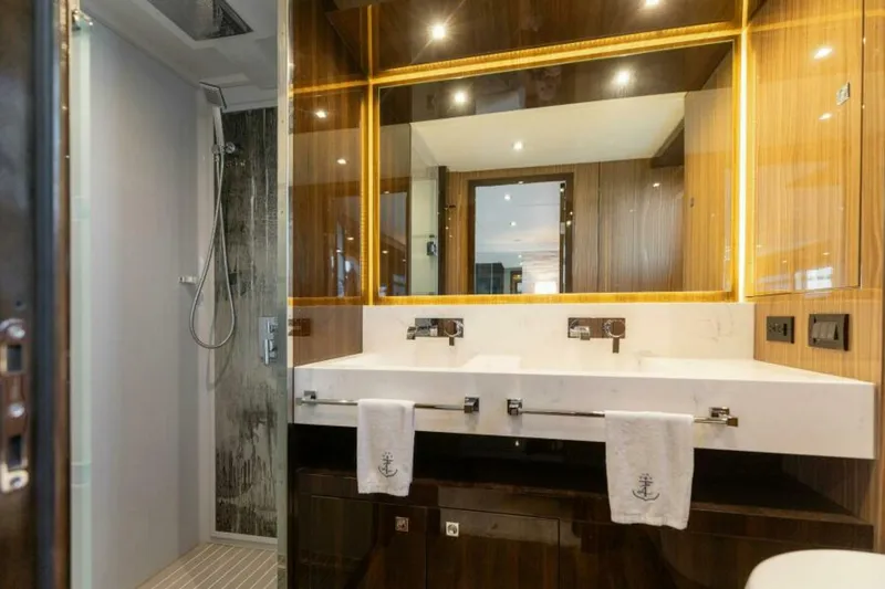 Slide: The Image of 2023 Cruisers Yachts 60 Cantius Fly- Master Head - 5024604