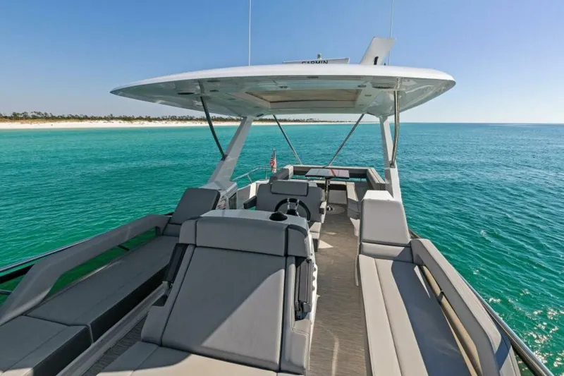 Slide: The Image of 2023 Cruisers Yachts 60 Cantius Fly  Flybridge - 5024624