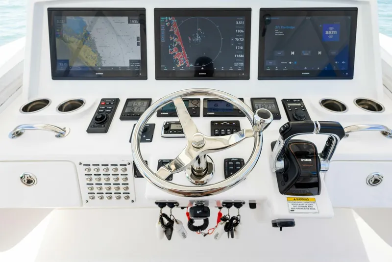 Slide: The Image of 2015 Intrepid 475 Panacea -Cockpit - 5026216