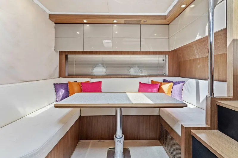 Slide: The Image of Azimut Atlantis 2016 - 5057811