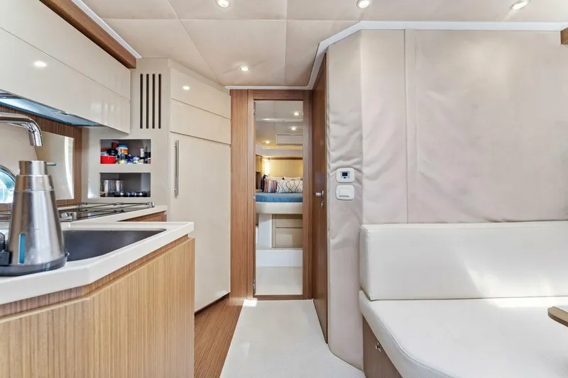 Slide: The Image of Azimut Atlantis 2016 - 5057814