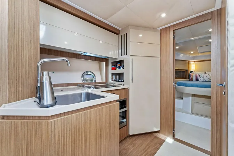 Slide: The Image of Azimut Atlantis 2016 - 5057815