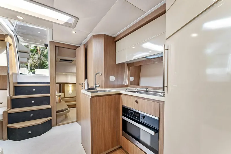 Slide: The Image of Azimut Atlantis 2016 - 5057816