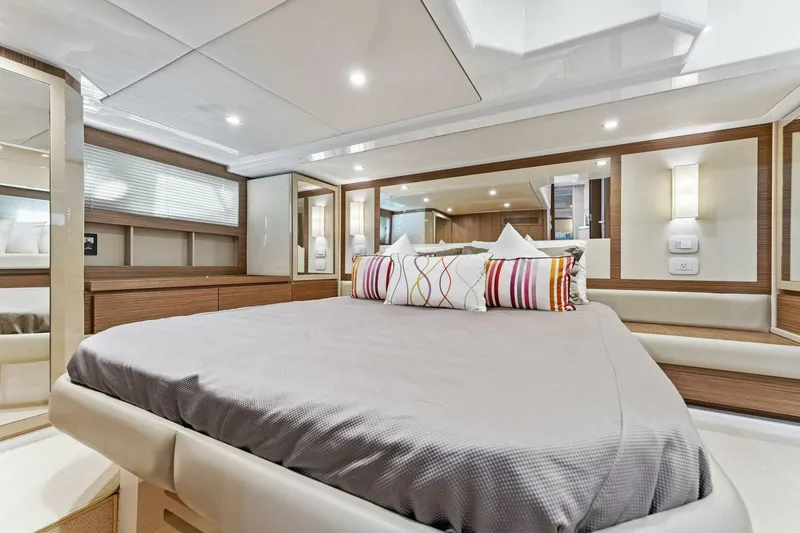 Slide: The Image of Azimut Atlantis 2016 - 5057818