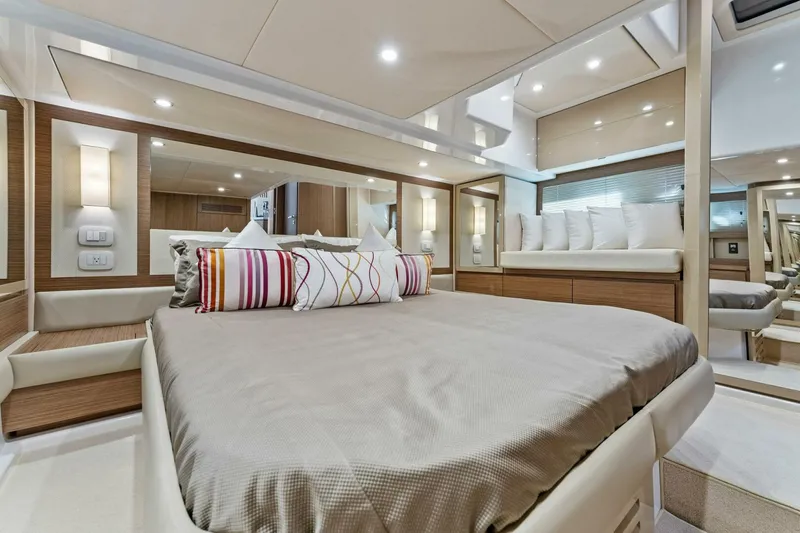 Slide: The Image of Azimut Atlantis 2016 - 5057822