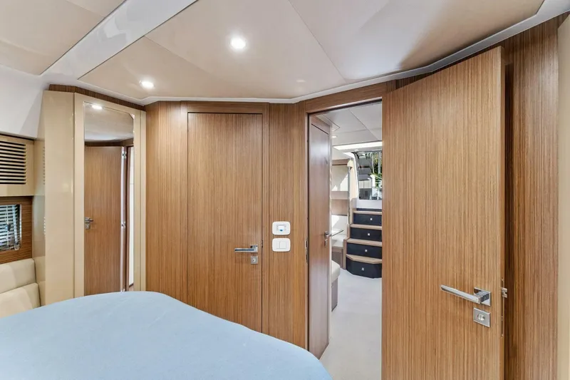 Slide: The Image of Azimut Atlantis 2016 - 5057827