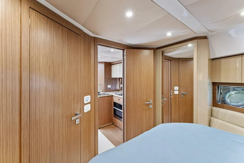 Slide: The Image of Azimut Atlantis 2016 - 5057828