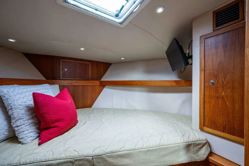 Slide: The Image of Albemarle 36 Sore Subject Stateroom 2007 Albemarle 36 Express Sore Subject - 5028147