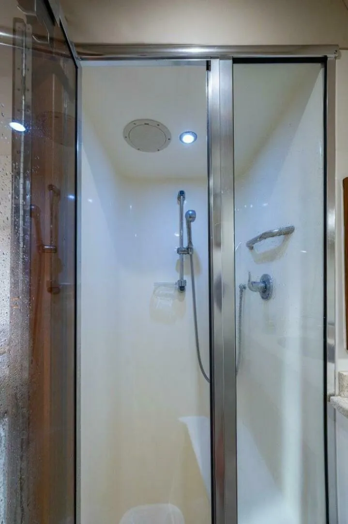 Slide: The Image of Albemarle 36 Sore Subject Head 2007 Albemarle 36 Express Sore Subject - 5028144