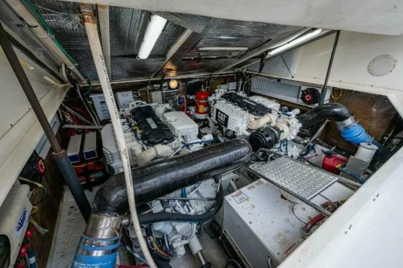 Slide: The Image of Albemarle 36 Sore Subject Engine Room 2007 Albemarle 36 Express Sore Subject - 5258158