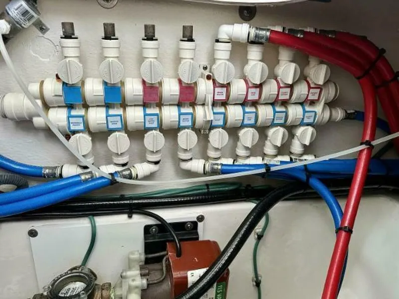 Slide: The Image of Pursuit 2019 325 Dual Console Helm Electronics - 5029383