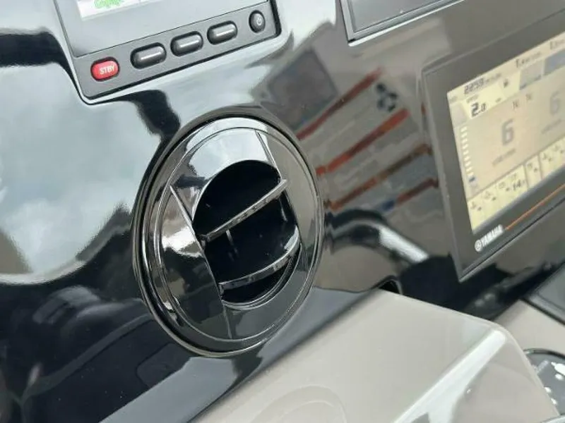 Slide: The Image of Pursuit 2019 325 Dual Console Helm Electronics - 5029361