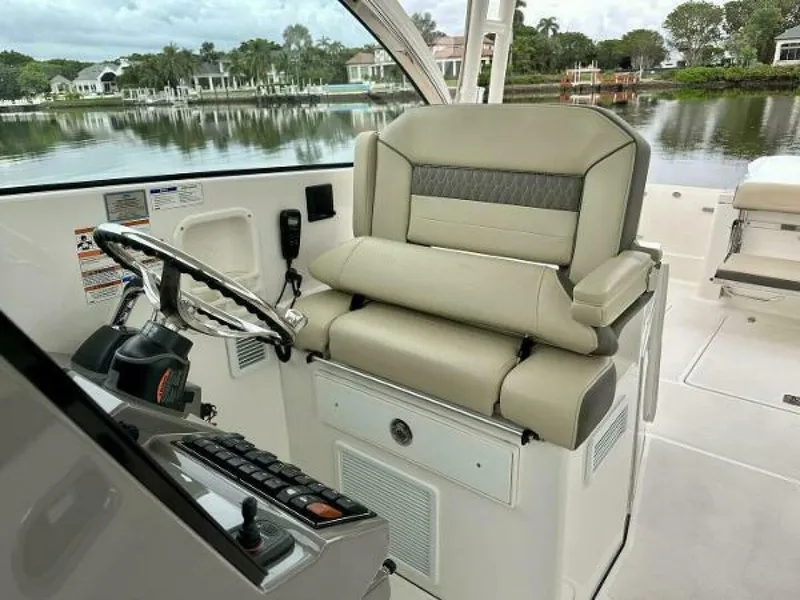 Slide: The Image of Pursuit 2019 325 Dual Console Helm Seating - 5029356