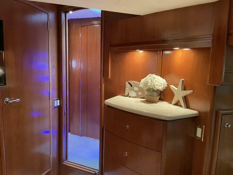 Slide: The Image of Carver Yachts 53 Voyager 1998 - 5029724