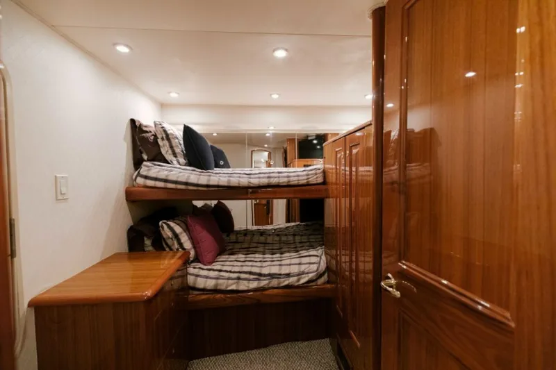 Slide: The Image of 2006 Viking 74 Convertible - KICKBACK - 5031397