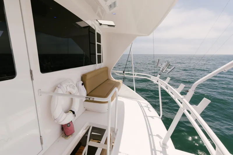 Slide: The Image of 2006 Viking 74 Convertible - KICKBACK - 5031420