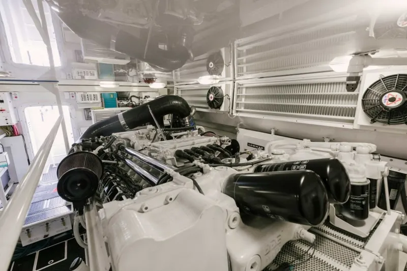 Slide: The Image of 2006 Viking 74 Convertible - KICKBACK - 5031422