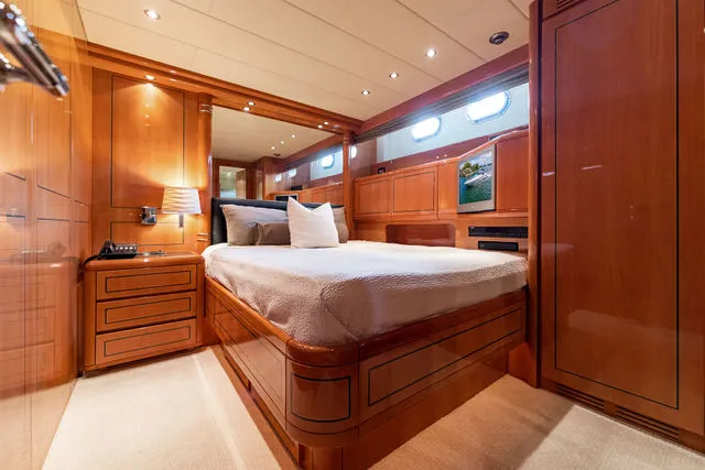 Slide: The Image of Mangusta 80 2001 - 64