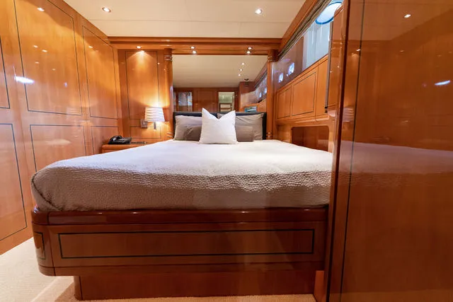 Slide: The Image of Mangusta 80 2001 - 66