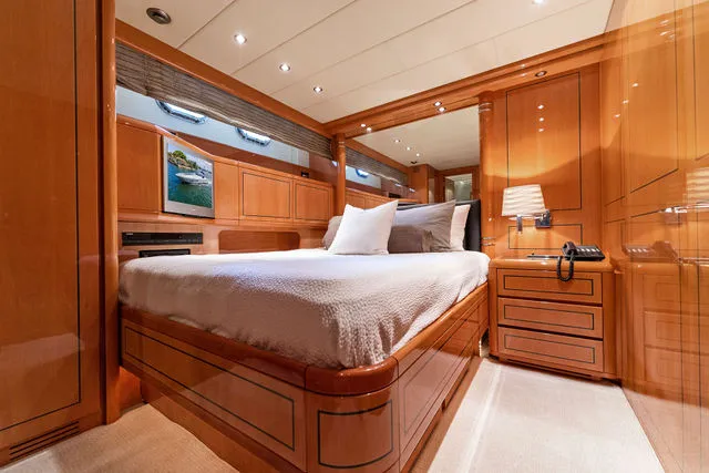 Slide: The Image of Mangusta 80 2001 - 60