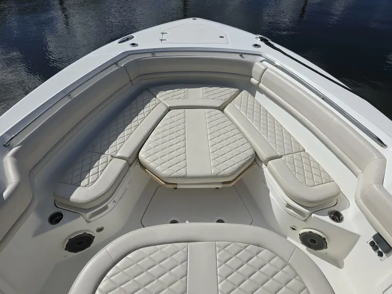 Slide: The Image of Boston Whaler 380 Outrage 2019 - 5032981