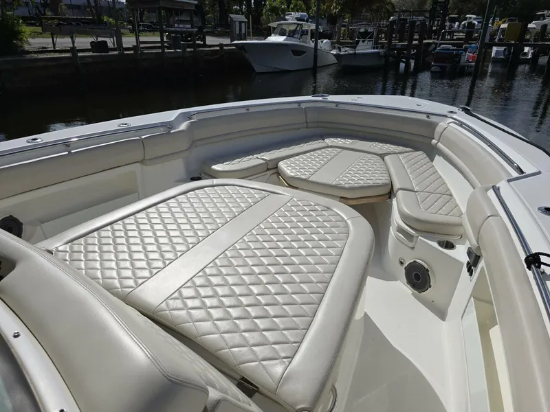 Slide: The Image of Boston Whaler 380 Outrage 2019 - 5032984